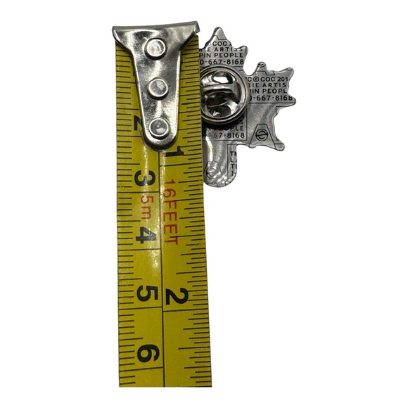 Canadian Tire 2014 Olympics Maple Leaf Pin – “We All‎ Play for Canada” 1” Enamel - Picture 4 of 5